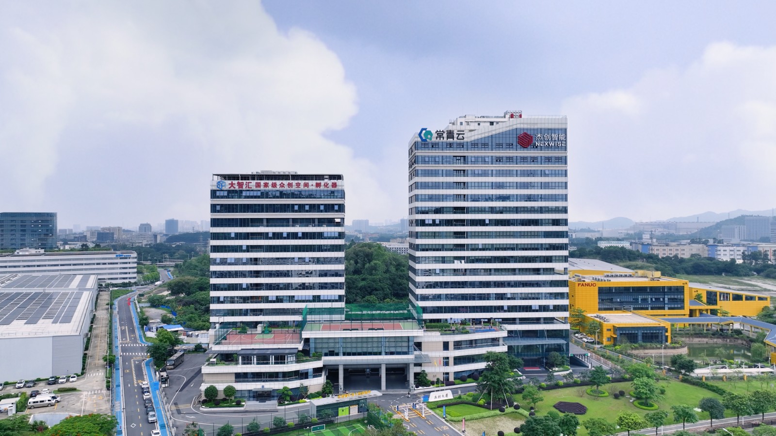 开元体育大厦（晴天）